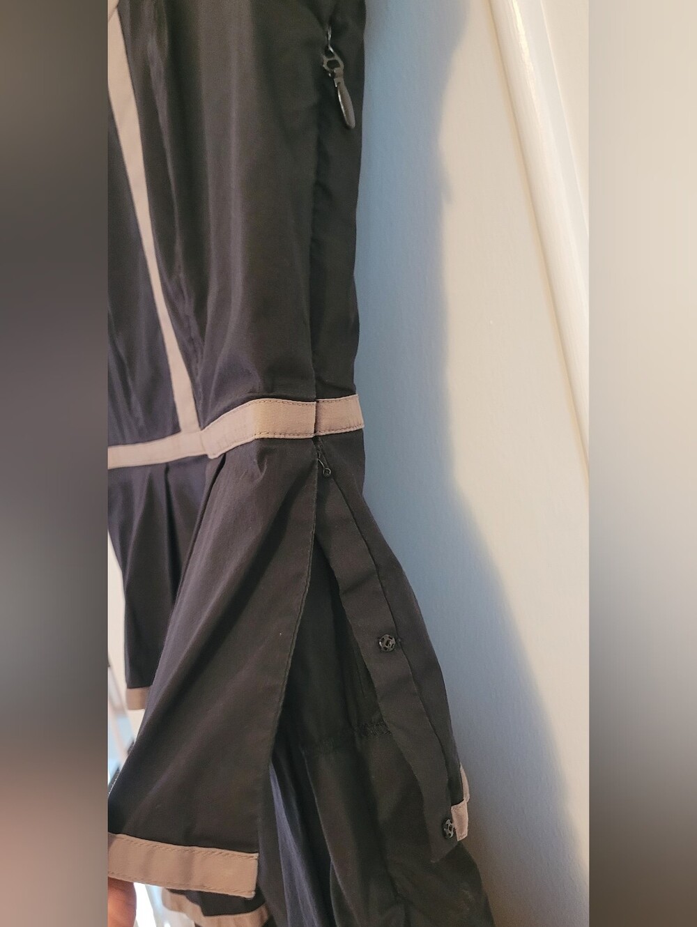BCBGMAXAZRIA 'Yasmina' Sleeveless Combo Sheath Dress - Picture 4 of 16